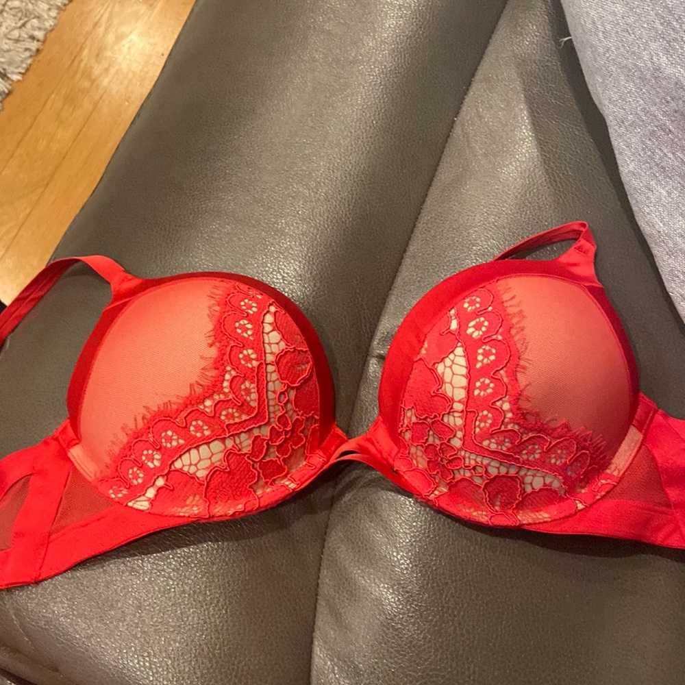 Victoria’s Secret Bombshell Bra